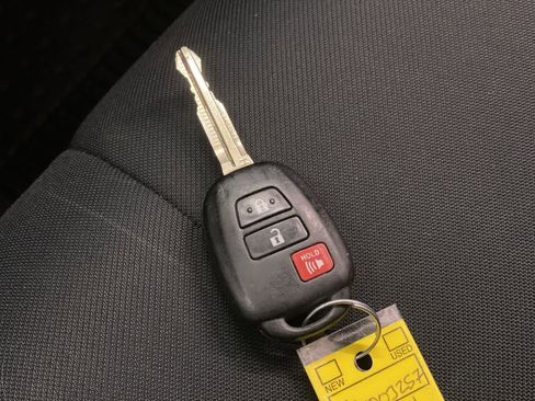 Used 2021 Toyota Tundra SR5 w/ Trail Edition image 28