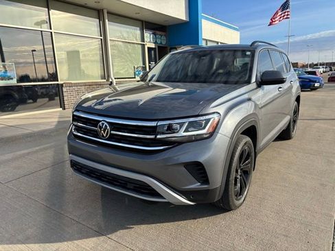 Used 2022 Volkswagen Atlas SE image 1