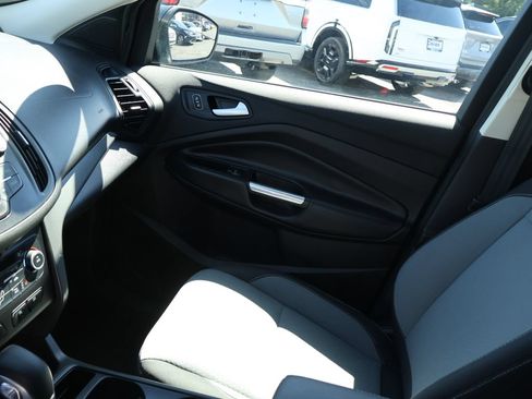 Used 2018 Ford Escape SE FWD image 23