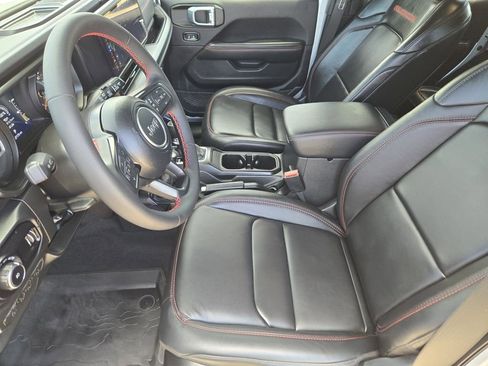 Used 2024 Jeep Wrangler Unlimited Rubicon AWD/4WD image 14