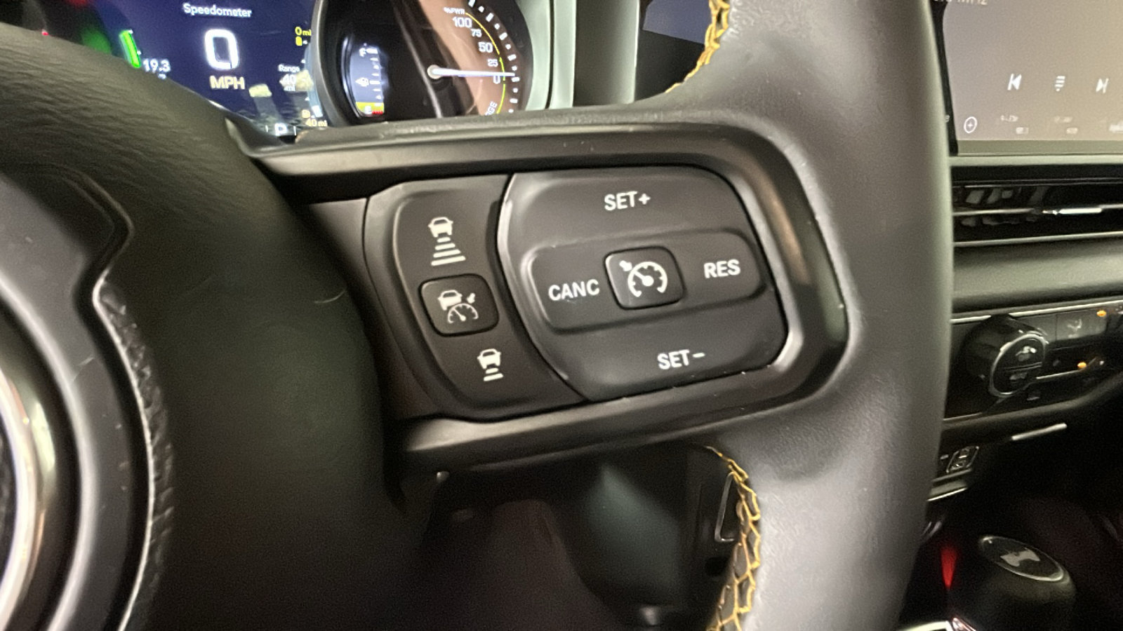 Used 2024 Jeep Wrangler Unlimited w/ Convenience Group AWD/4WD image 20