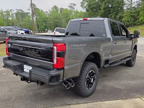 New 2026 Ford F350 Platinum w/ Tremor Off-Road Package AWD/4WD image 11