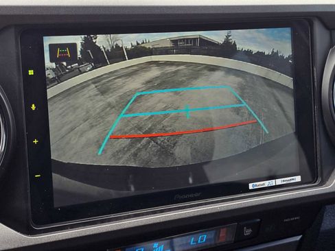 Used 2023 Toyota Tacoma TRD Off-Road w/ TRD Premium Off Road Package image 31