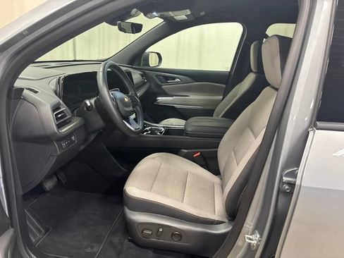 Used 2026 Chevrolet Traverse LT w/ Driver Confidence Package FWD image 15
