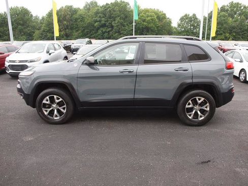 Used 2014 Jeep Cherokee Trailhawk w/ Comfort/Convenience Group AWD/4WD image 3