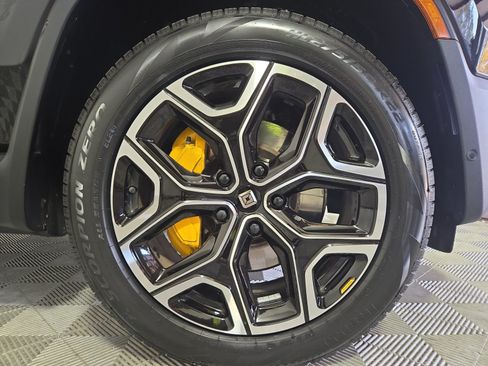 Used 2024 Rivian R1S Adventure AWD/4WD image 11