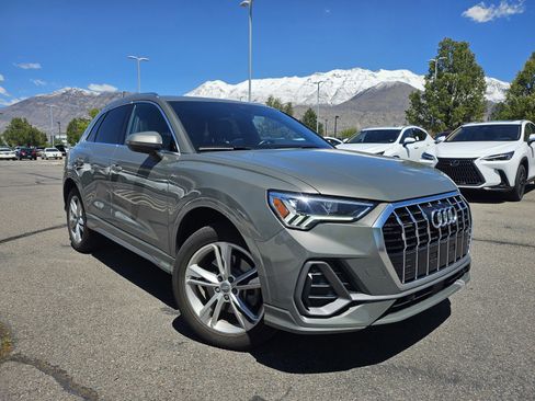 Used 2022 Audi Q3 2.0T Premium Plus w/ Premium Plus Package AWD/4WD image 3