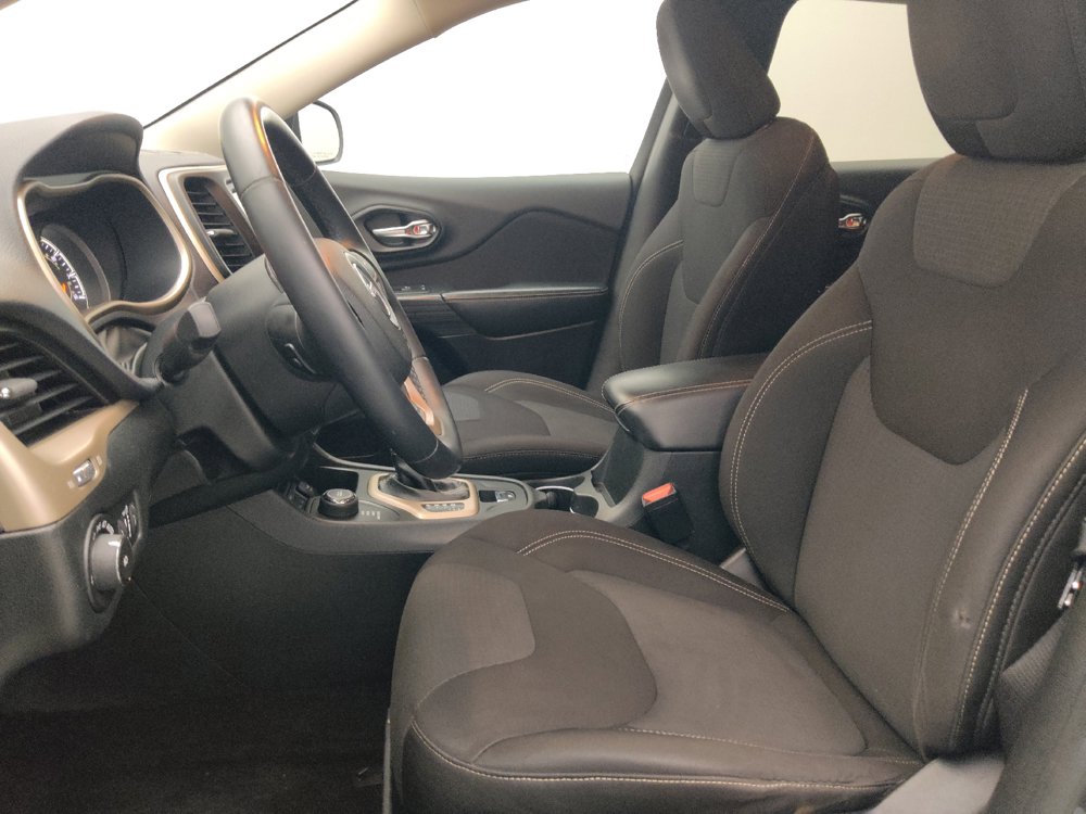 Used 2015 Jeep Cherokee Latitude AWD/4WD image 17