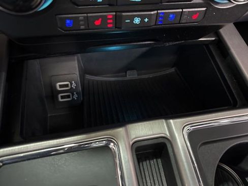 Used 2019 Ford F150 Platinum w/ Equipment Group 701A Luxury AWD/4WD image 24