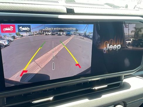 Used 2024 Jeep Wrangler Unlimited Sahara w/ Technology Group AWD/4WD image 22