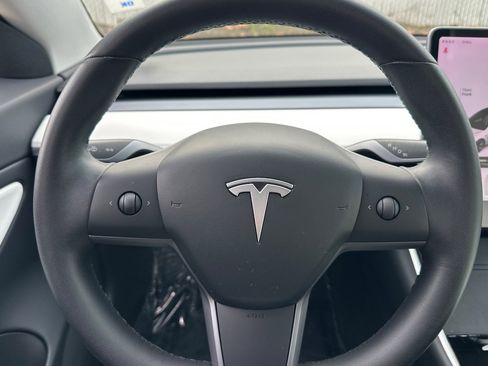 Used 2020 Tesla Model 3 image 25