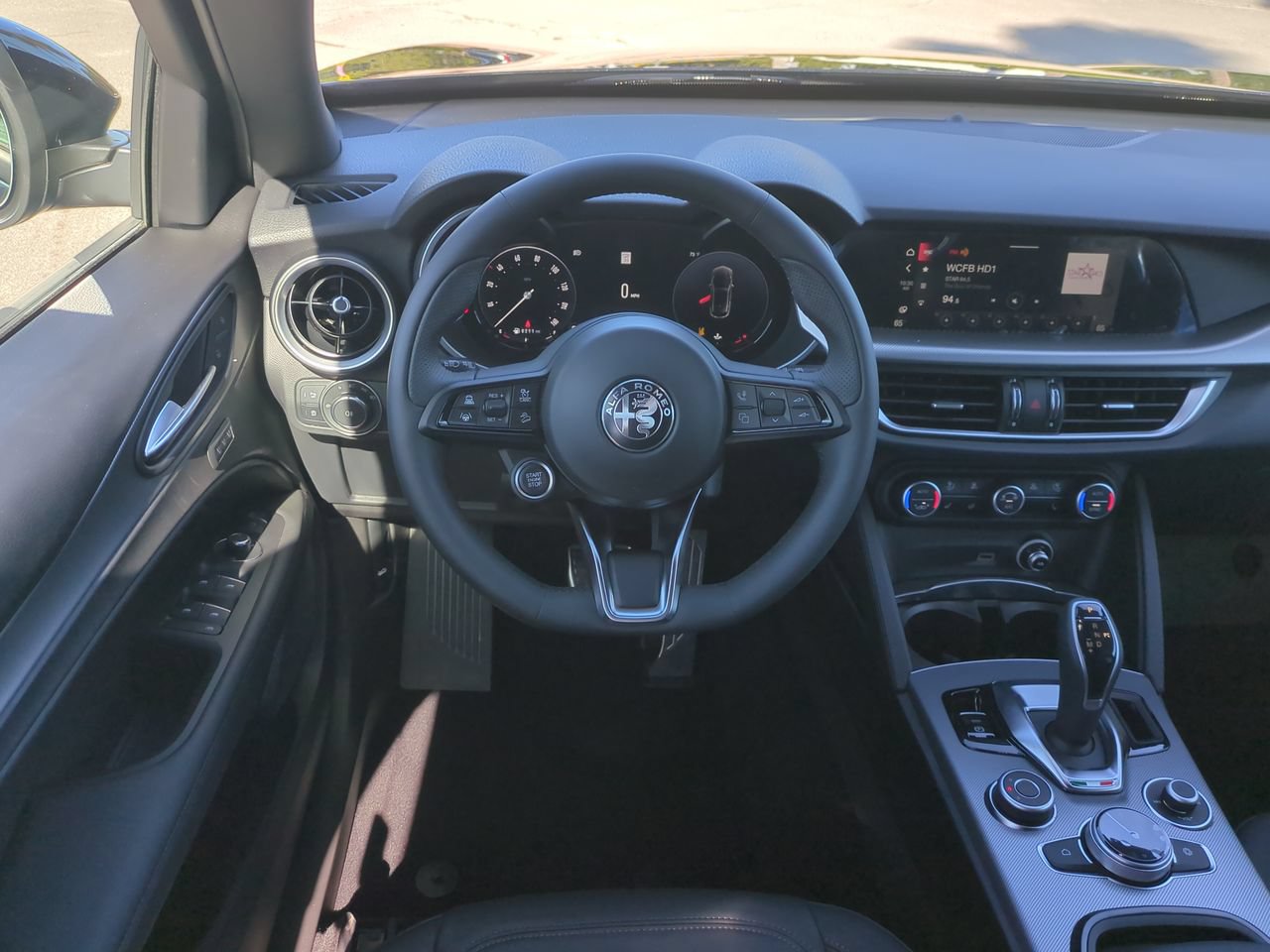 New 2025 Alfa Romeo Stelvio Sprint w/ Convenience Package AWD/4WD image 15
