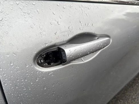 Used 2015 Jeep Cherokee Latitude image 11