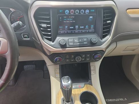 Used 2018 GMC Acadia Denali w/ Technology Package FWD image 22