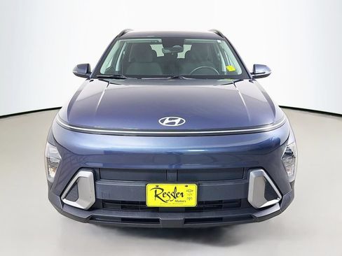 Used 2025 Hyundai Kona SEL FWD image 2