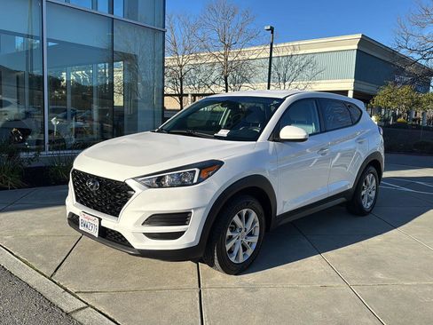 Used 2020 Hyundai Tucson SE image 1