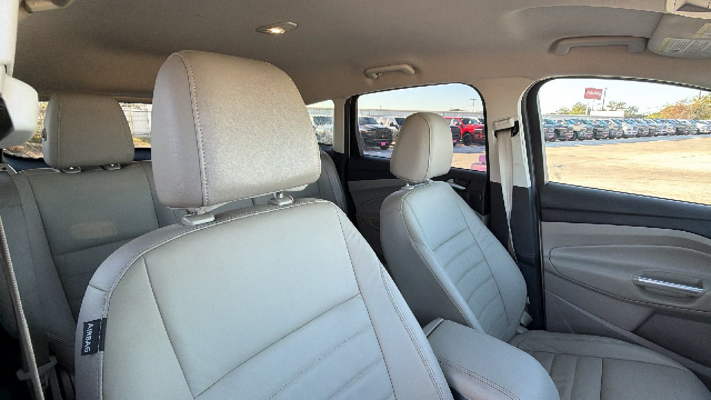 Used 2015 Ford Escape SE w/ Equipment Group 201A FWD image 29