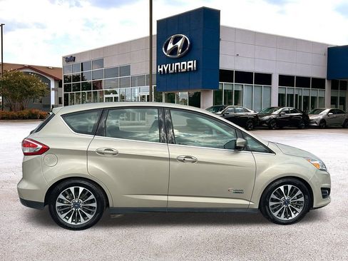 Used 2017 Ford C-MAX Energi Titanium w/ Equipment Group 501A image 6