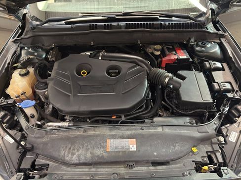 Used 2015 Ford Fusion SE w/ Equipment Group 202A image 30