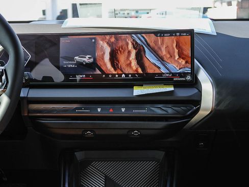 Certified 2025 BMW X3 xDrive30i w/ Convenience Package image 13