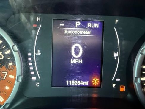 Used 2018 Jeep Renegade Latitude w/ Popular Equipment Group AWD/4WD image 15