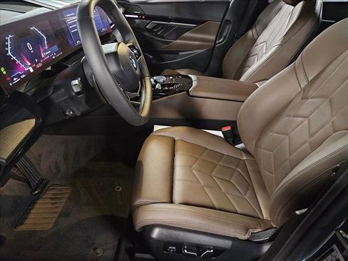 Certified 2025 BMW 530i xDrive image 17