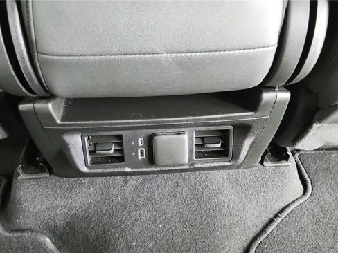 Used 2025 GMC Sierra 1500 SLT AWD/4WD image 16