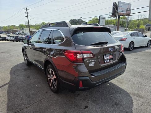 Used 2019 Subaru Outback 3.6R Limited AWD/4WD image 5