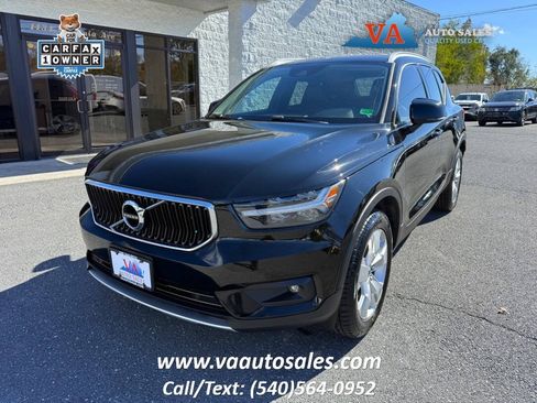 Used 2021 Volvo XC40 T5 Momentum AWD/4WD image 1