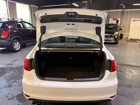 Used 2013 Volkswagen Jetta GLI Autobahn FWD image 16