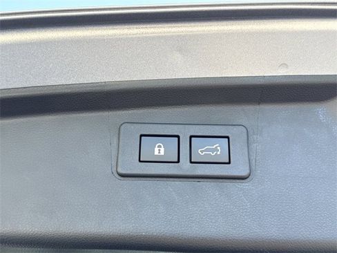 Certified 2025 Subaru Outback Limited image 16