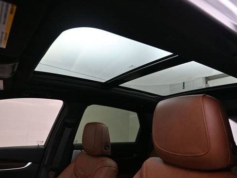 Used 2025 Cadillac XT5 Sportv w/ Technology Package image 23