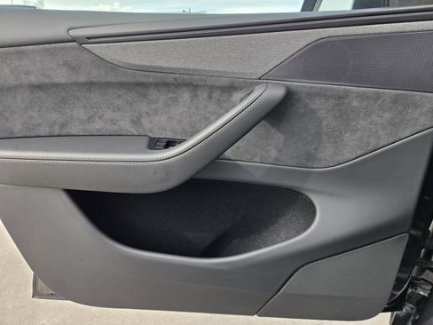 Used 2026 Tesla Model Y Long Range image 18