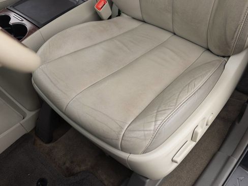 Used 2014 Toyota Sienna Limited w/ Limited Premium Package image 21