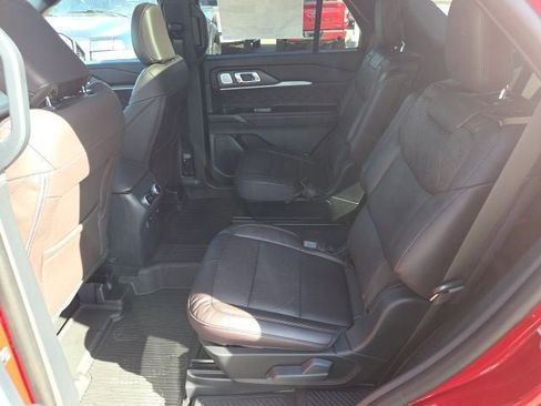 New 2026 Ford Explorer Platinum w/ LUX Leather Package image 20