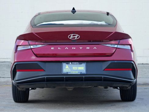 Used 2024 Hyundai Elantra SEL FWD image 10