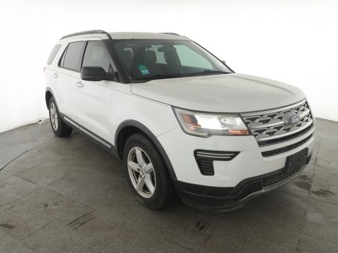 Used 2019 Ford Explorer XLT image 7