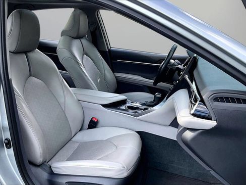 Used 2022 Toyota Camry XSE w/ Carpet Mat Package (TMS) FWD image 22