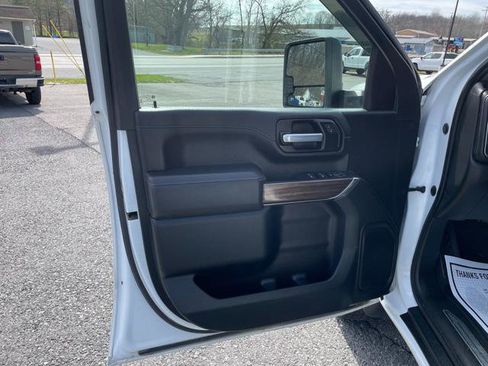 Used 2021 Chevrolet Silverado 2500 LT w/ Z71 Off-Road Package image 14