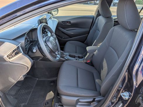 Used 2024 Toyota Corolla LE image 2