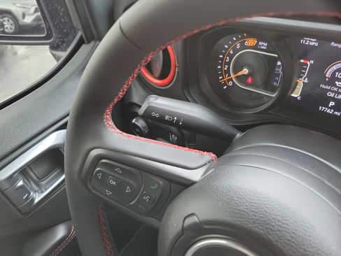 Used 2024 Jeep Wrangler Unlimited Rubicon image 28