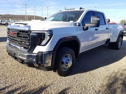 New 2026 GMC Sierra 3500 Pro w/ 1SA Pro Safety Plus Package