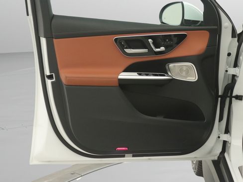 Certified 2024 Mercedes-Benz GLC 300 4MATIC image 17