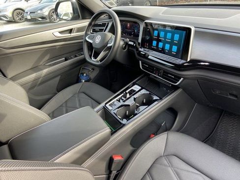 Used 2025 Volkswagen Atlas Cross Sport SE w/ Panoramic Sunroof Package image 26