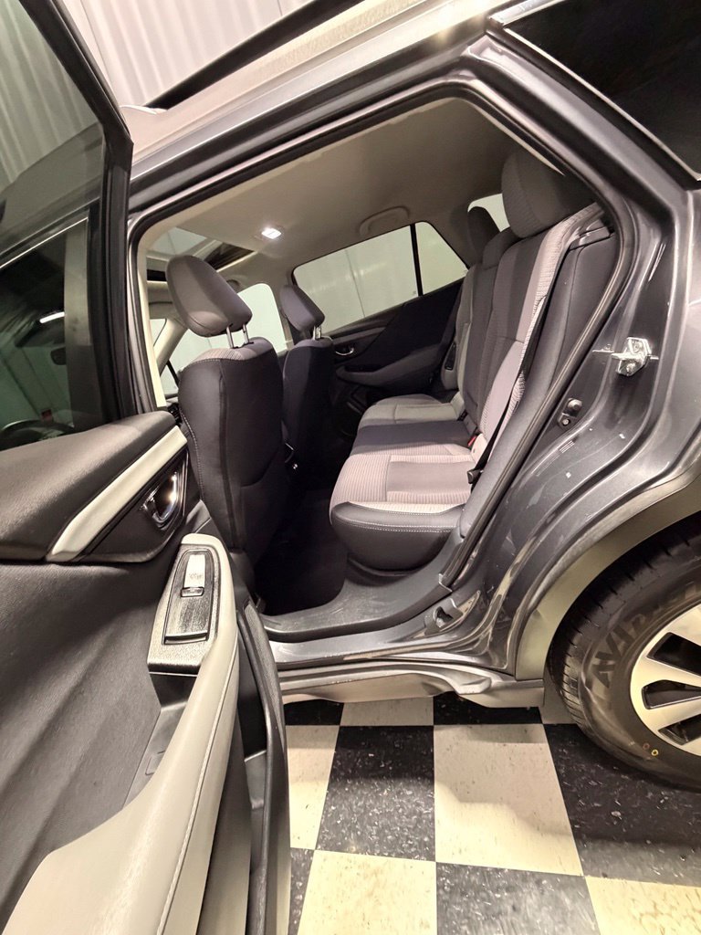 Used 2024 Subaru Outback Premium AWD/4WD image 9