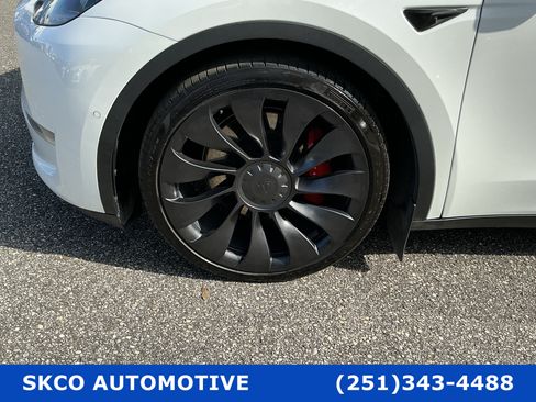 Used 2022 Tesla Model Y Performance AWD/4WD image 9