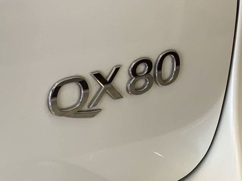 Used 2017 INFINITI QX80 4WD w/ Deluxe Technology Package image 11