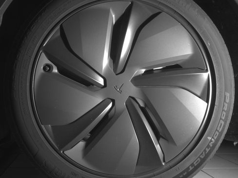 Used 2026 Tesla Model Y 2WD image 6