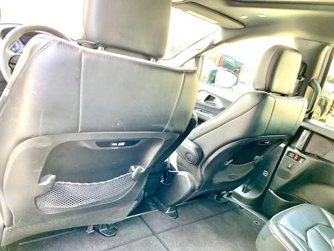 Used 2025 Chrysler Pacifica Limited FWD image 14