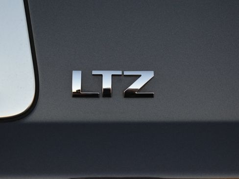 Used 2015 Chevrolet Suburban LTZ image 53